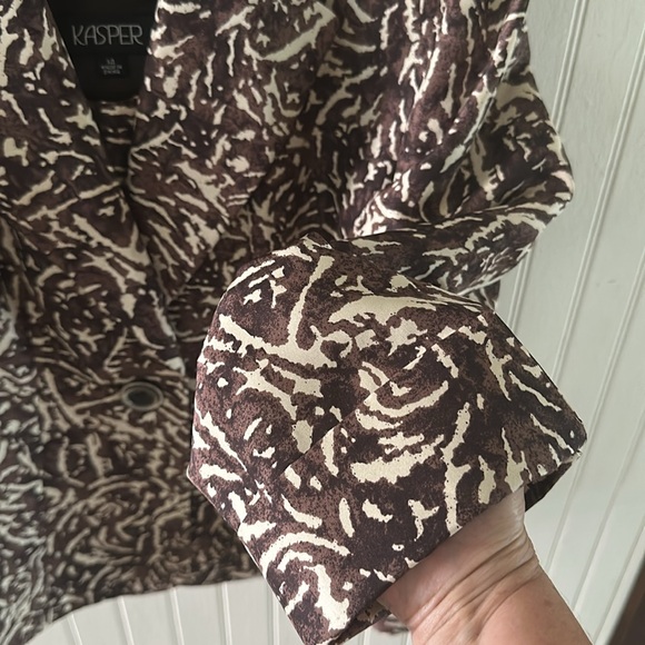 Kasper Cream and Brown 100% Silk Blazer and tank set sz 14 - Picture 7 of 11